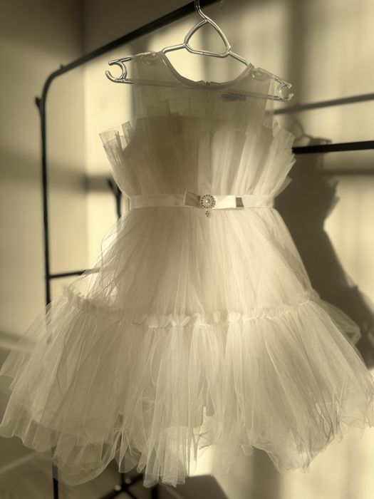 Белое платье на девочку