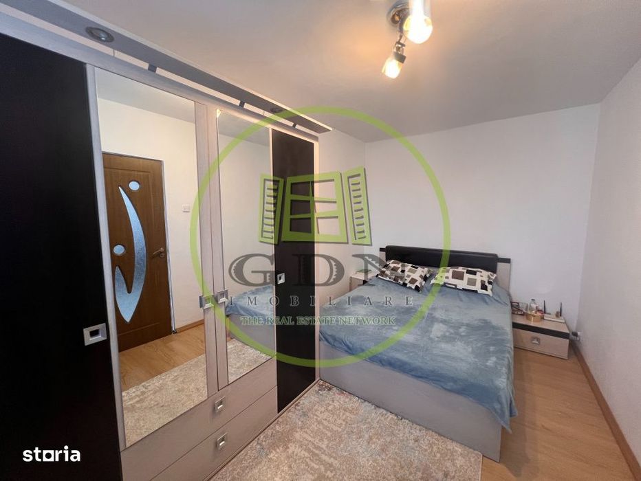 Apartament 2 camere, semidecomandat, cartier Craiovita Noua, zona Mate