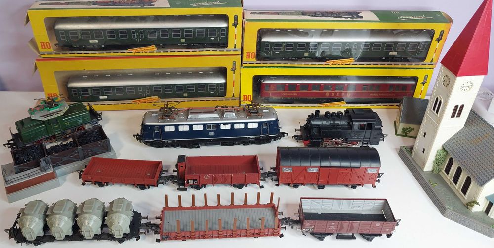 Локомотиви и вагони Fleischmann