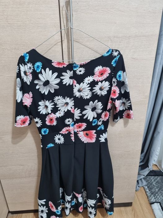 Rochie mărime M .