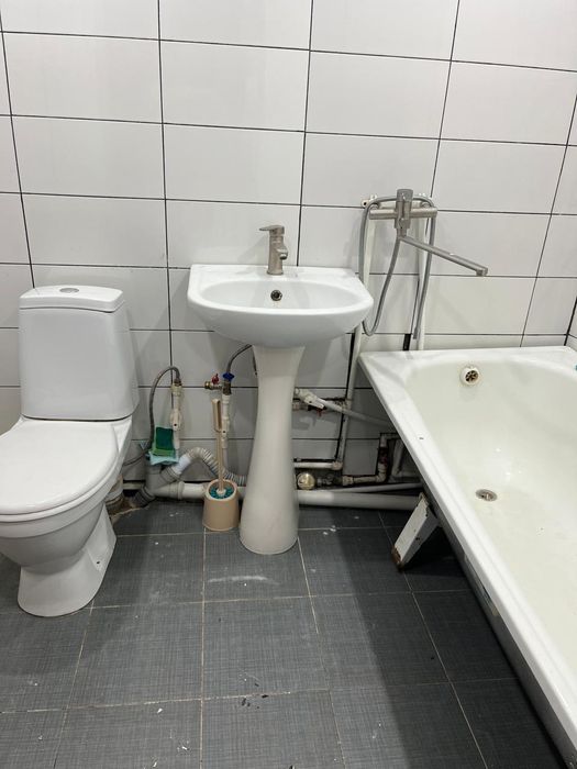 Продам набор для ванной комнаты б/у