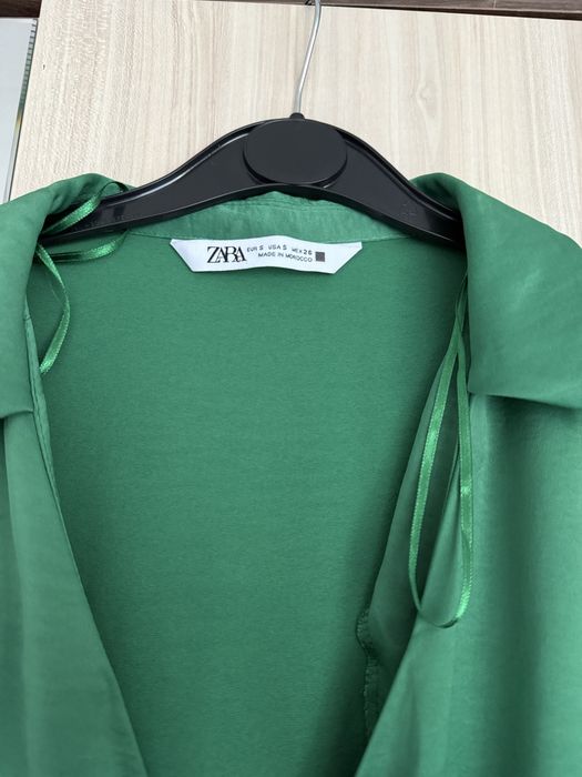 Сатенена рокля Zara