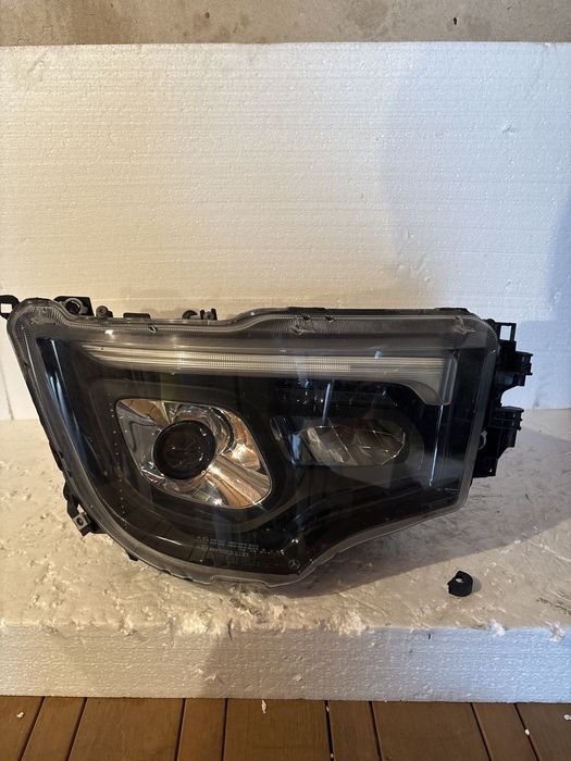 Фар Mercedes Actros