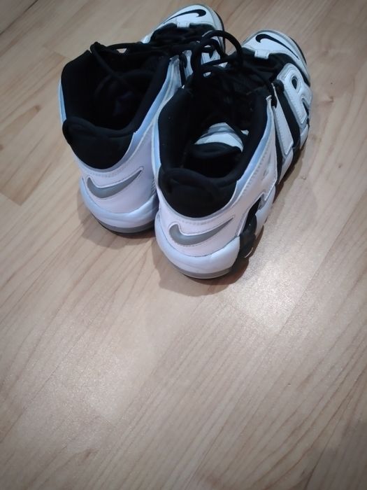Vând papuci NIKE AIR pret negociabil marimea 40