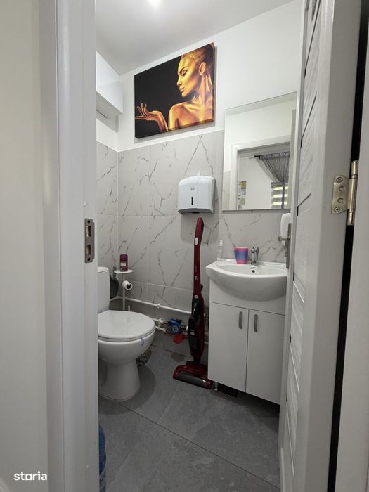 Închiriere Salon