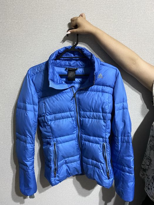 Продам верхнюю женскую одежду