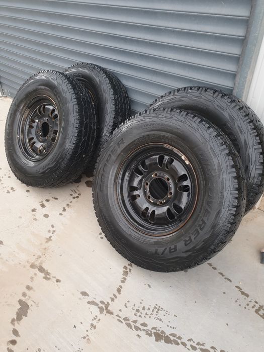 Продавам метални джанти с гуми 6×16 с гуми Cooper