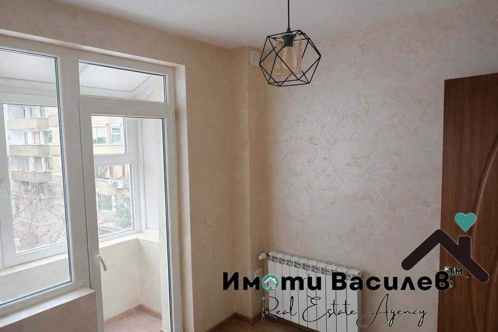 Дава се под наем Тристаен апартамент в София, Център - 80 кв.м за 817.53 € - Снимка #8