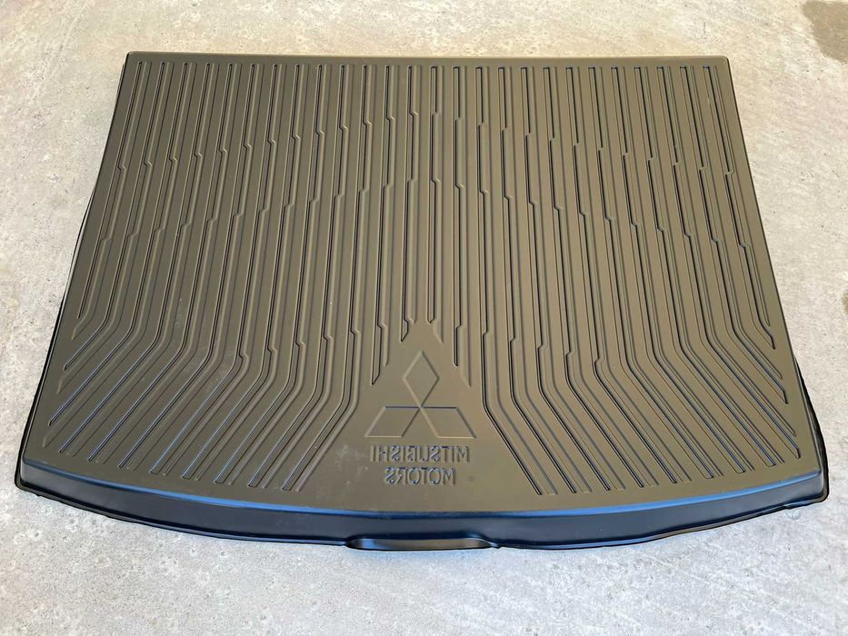 ОРИГИНАЛНА гумена постелка за багажник за Mitsubishi Cross Eclipse!