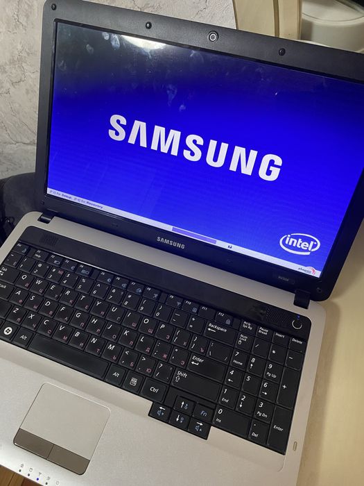 Продам Ноутбку либо на запчасть. Рабочий