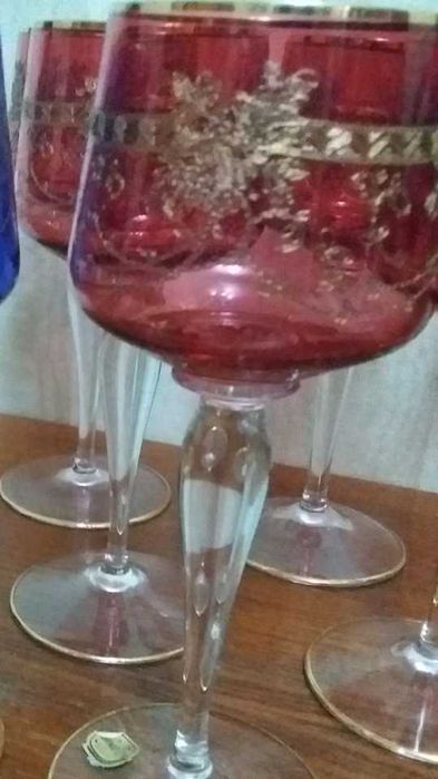 Высокие фужеры Чехословакия.  Рубиновые. Новые.