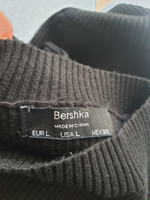 Set damă Bershka – fustă + bluză crop, mărimea L
