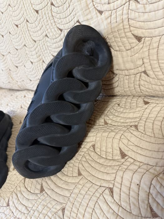 versace chain reaction