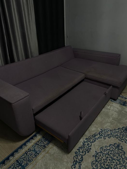 Диван угловой фиолетовый