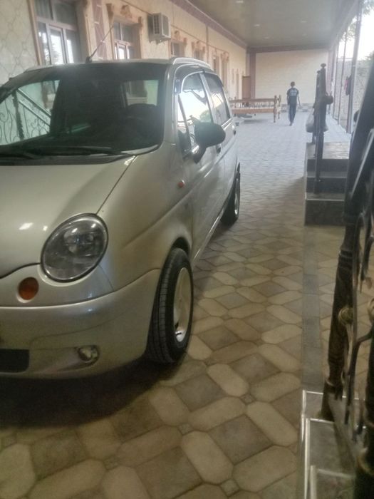 Матиз сотилади метанда