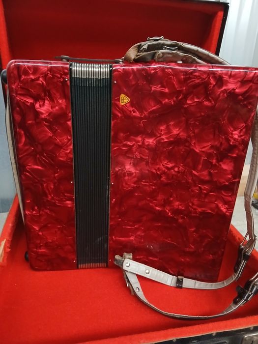 Акордеони различни