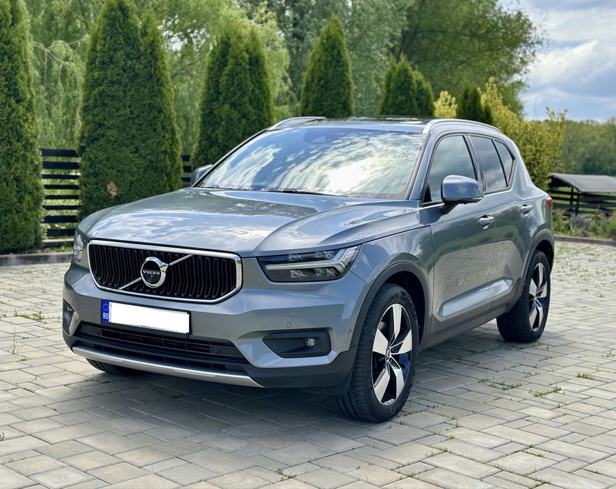 VOLVO XC40 / 2.0 D4 190 cp