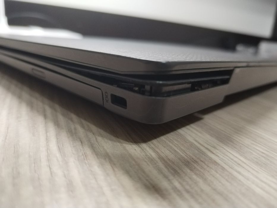 Ноутбук Lenovo V130-15IKB / 8GB RAM / 1TB / Под работу, учебу или запч