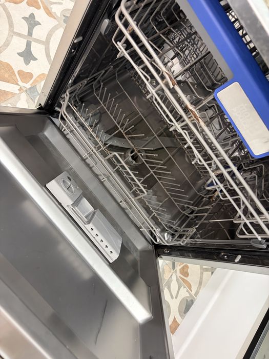 Продам посудомойку на запчасти