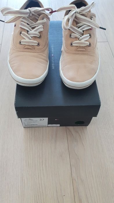 TOMMY HILFIGER sneakers dama textil bej marime 37 st f buna Curier OLX