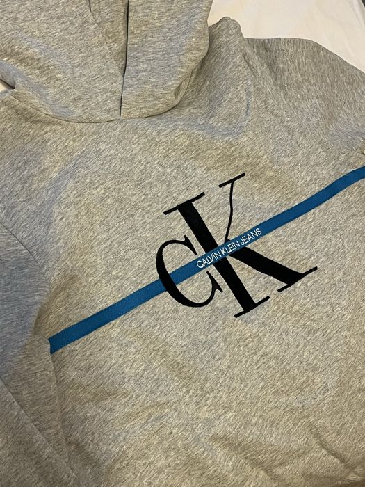 Суичьр Calvin Klein размер 14 год. става и за S