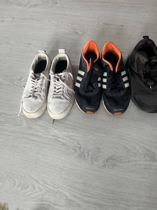 Продам кроссовки  42 р