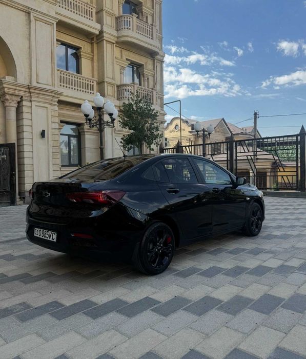 Onix Redline 2024, 30 000 км. Перед и правый бок крашены. $12,500