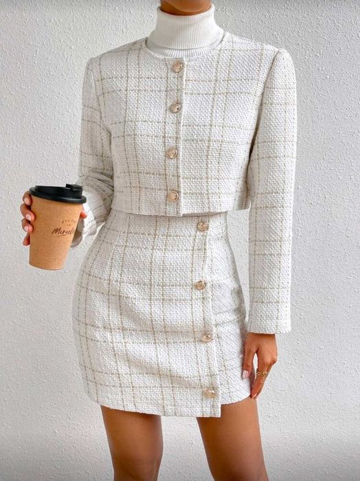 Елегантен комплект от сако и пола – букле