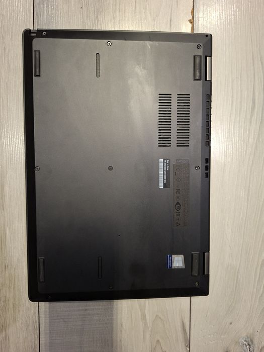 Lenovo Yoga L380-i5 8350u/8гб/256гб м.2/Подсветка