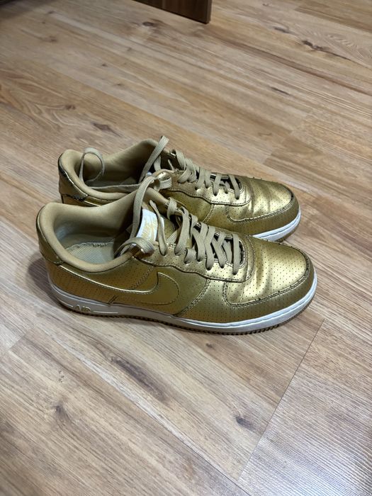 Nike air force gold 43