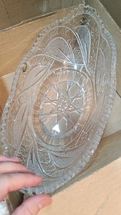 Хрустальные вазы разные, большие