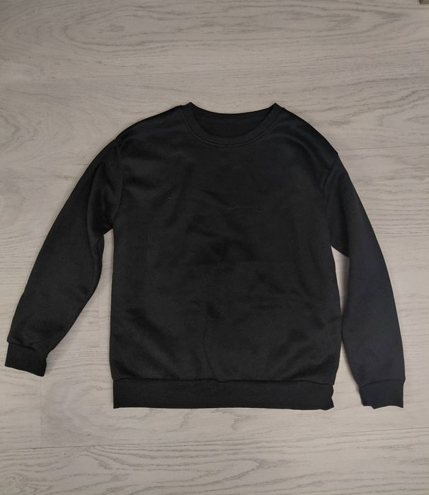 Bluza neagra calduroasa