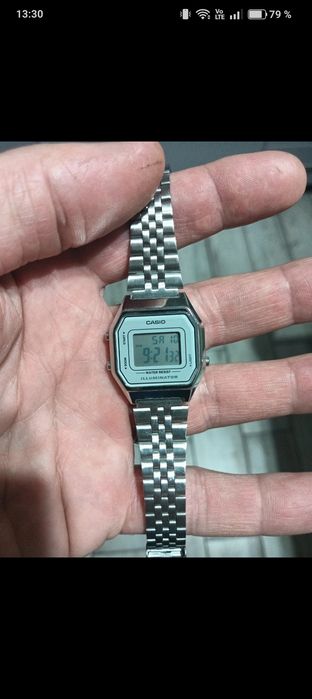 Vând două ceasuri casio