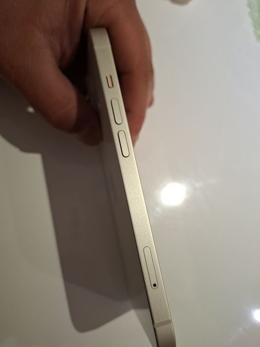 Vand / Schimb iPhone 14 / Baterie 83% /128gb