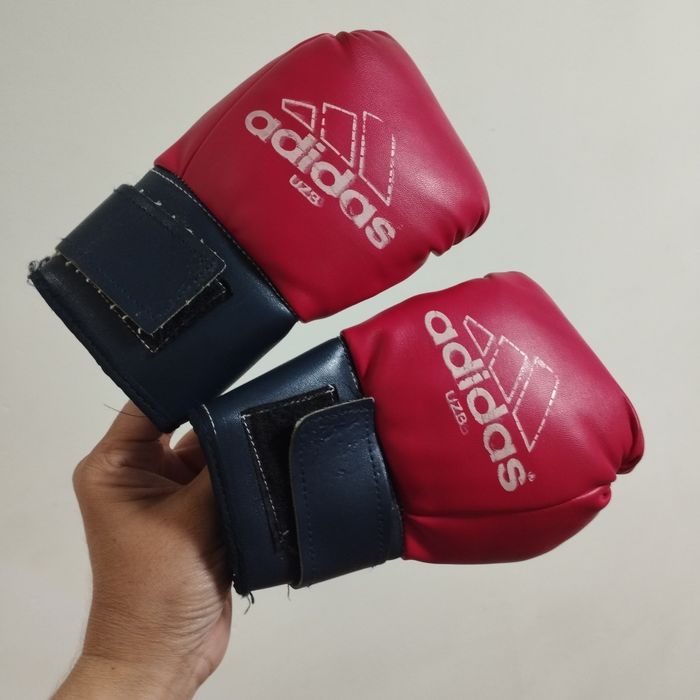 Бокс комплект болалар учун 7  ёшдан  9 ёшгача келади