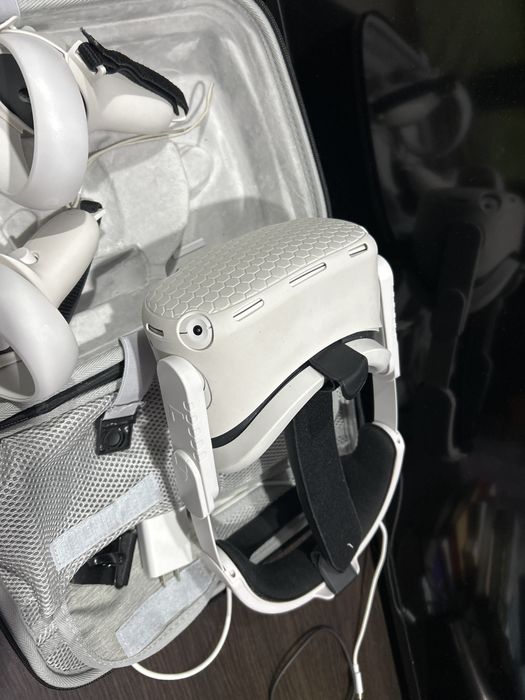 Продаю vr очки meta oculus 2