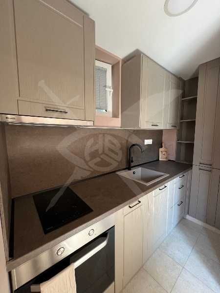 Продава се Четиристаен апартамент в София, Хладилника - 130 кв.м за 1766 €/кв.м - Снимка #2