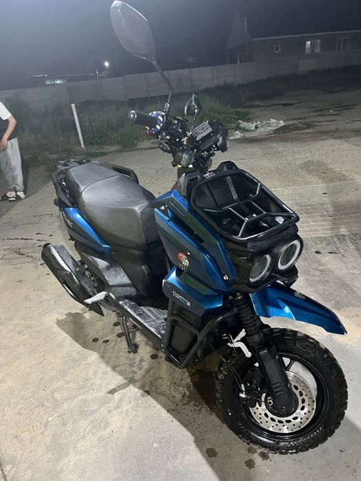 Продам мопед танк