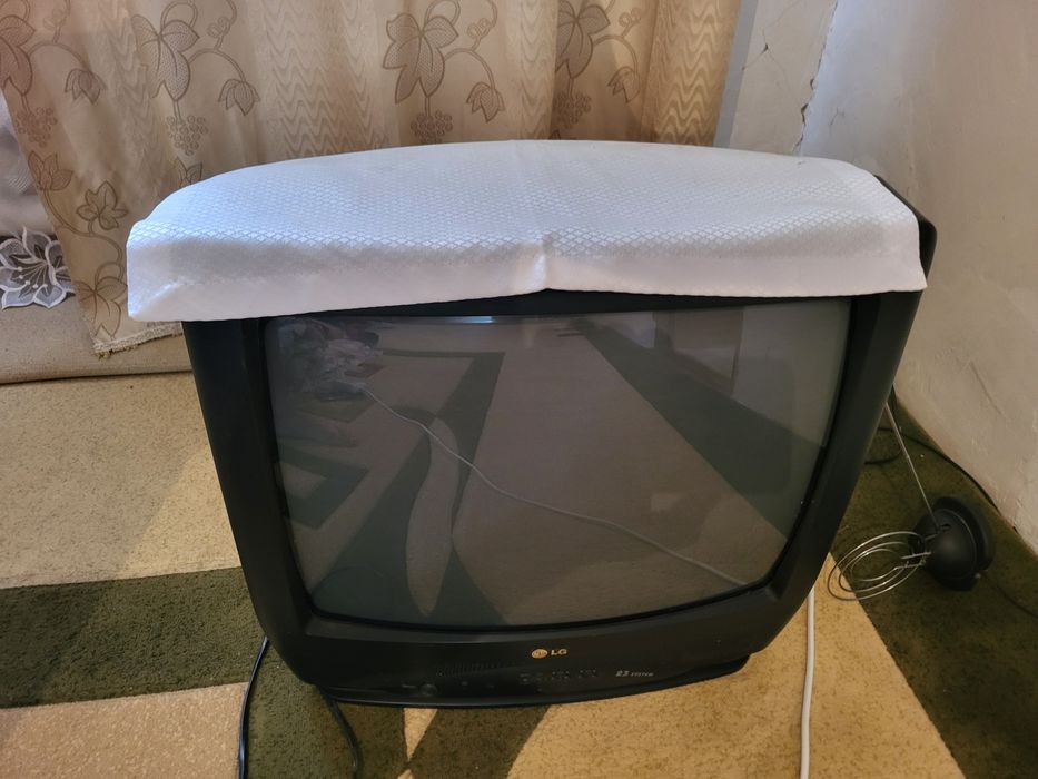 Продам телевизор марки LG