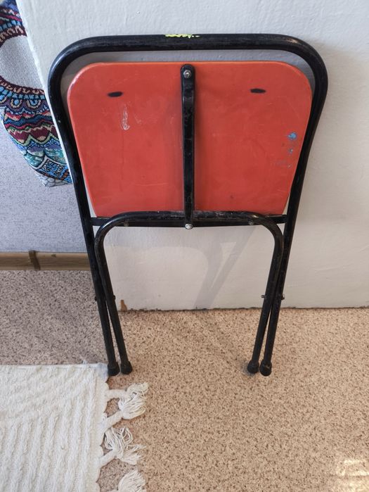 Складной стол и 3 стула