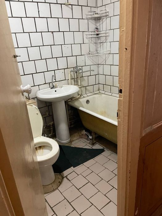 Продаётся Квартира 2х ком 2 этаж на Артыкова в Янгиюле