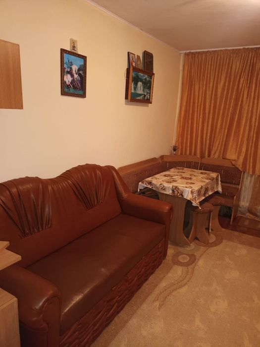 Vand garsoniera renovata