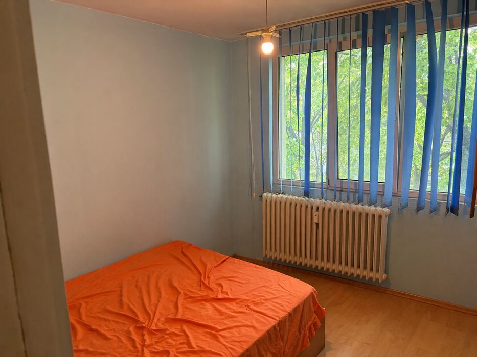 Direct proprietar! Apartament 3 camere decomandat 5 minute de metrou Valea Ialomitei