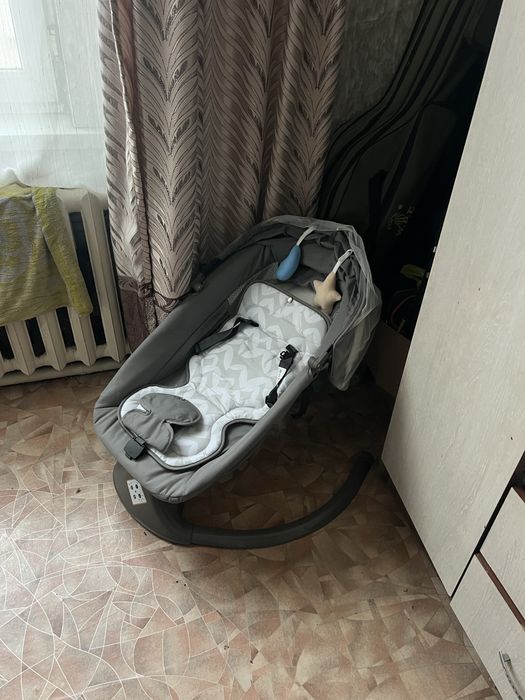 Продам шезлон детский