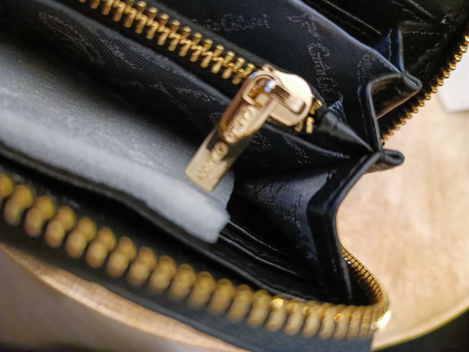 Оригилно протмоне CARLO COLUCCI