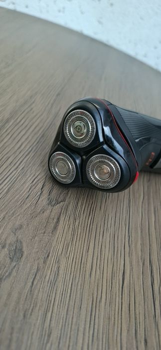 Aparat de ras electric Remington Style Series R3 (R3000) + Cablu alimentare