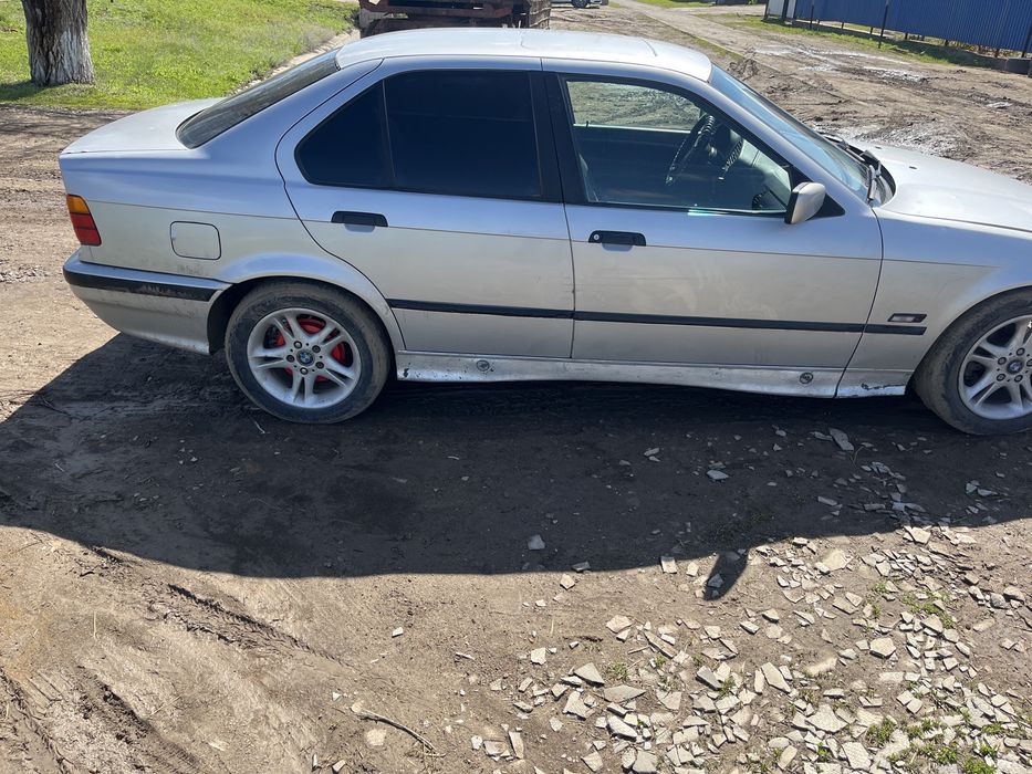 Продам Bmw e36 1.8