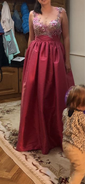 Rochie superba din tafta si dantela