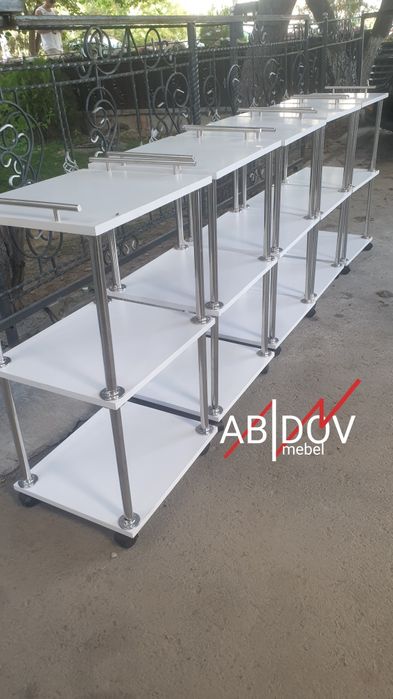 Тележка , помошница  ,  тумбочка  , этажерка  для салона красоты