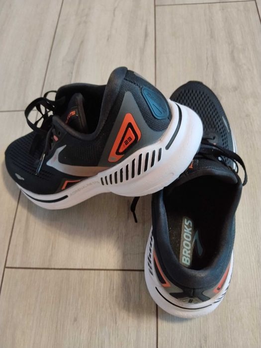 Brooks adrenaline GTS 23